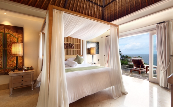 Ocean front villa bed room - Ayana Bali